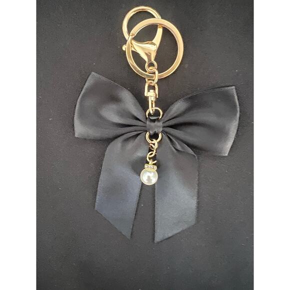 CHARMS KEY CHAIN FOR PURSE HANDBAG BOW PEARL GOLD HARDWARE BLACK - Picture 4 of 5